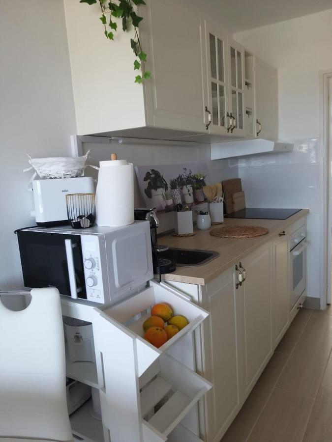 Neu Renoviertes, Huebsches Und Gemuetliches Mit Balkon Und Meerblick *